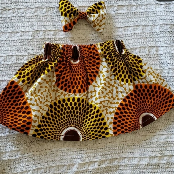 Skirt and hair bow - Picture 5 of 16